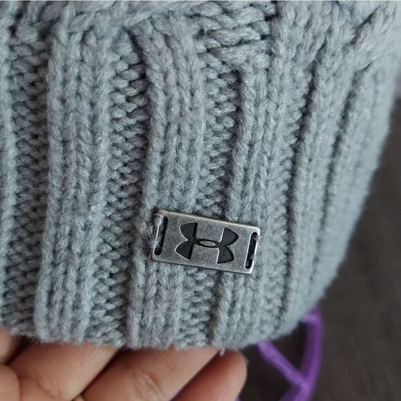 Under Armour Cable Knit Women's Beanie Hat Cap Fleece Lined Gray Winter - Picture 4 of 5